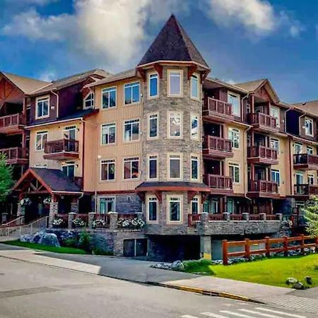 Falcon Crest Lodge 1 Bedroom Condo With Gym & Hot-Tubs & Mountain View 캔모어 외부 사진