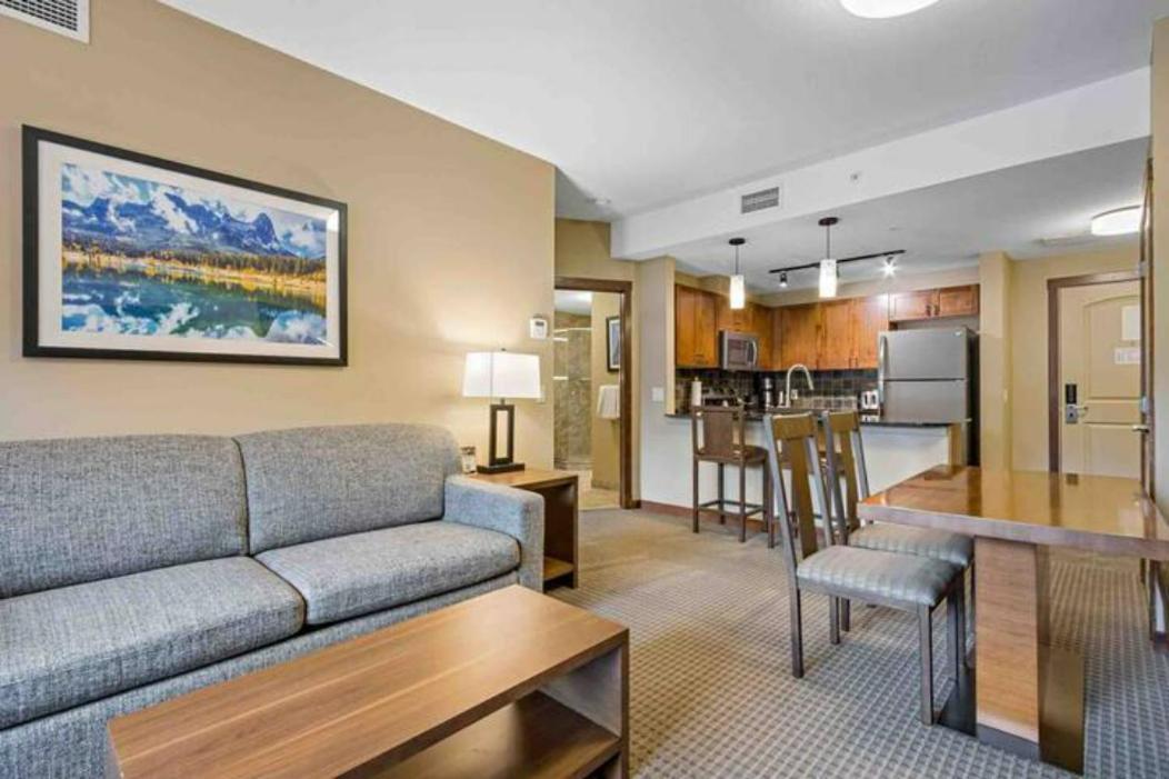 Falcon Crest Lodge 1 Bedroom Condo With Gym & Hot-Tubs & Mountain View 캔모어 외부 사진