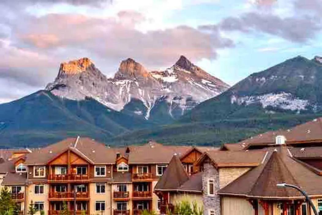 Falcon Crest Lodge 1 Bedroom Condo With Gym & Hot-Tubs & Mountain View 캔모어 외부 사진