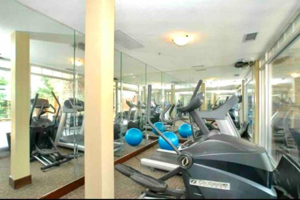Falcon Crest Lodge 1 Bedroom Condo With Gym & Hot-Tubs & Mountain View 캔모어 외부 사진