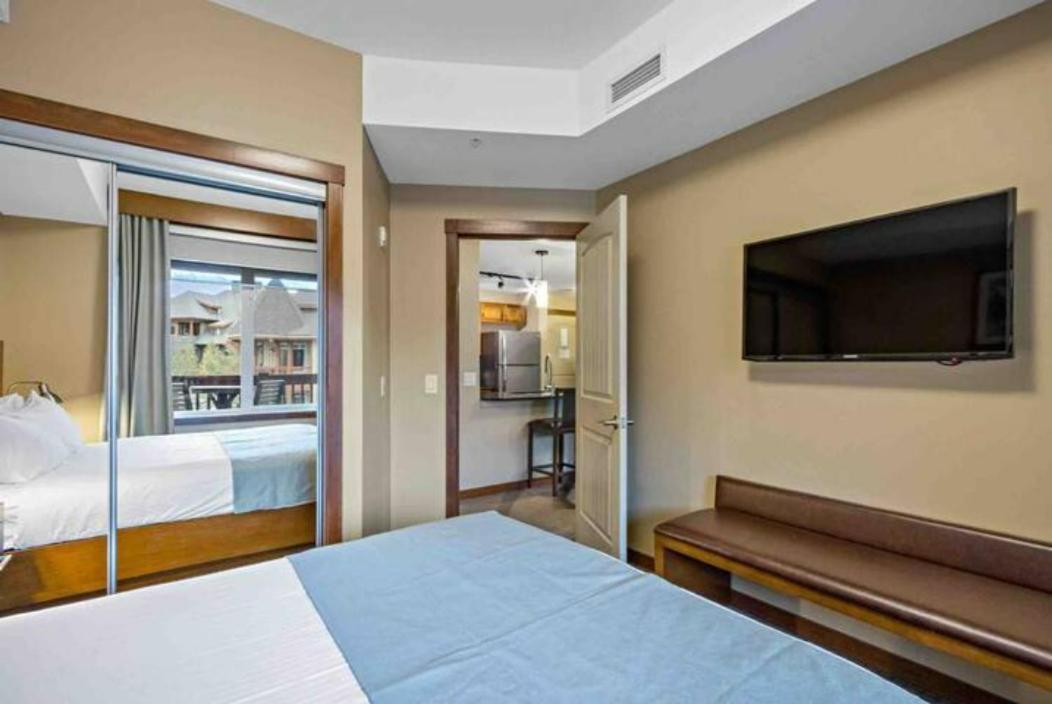Falcon Crest Lodge 1 Bedroom Condo With Gym & Hot-Tubs & Mountain View 캔모어 외부 사진